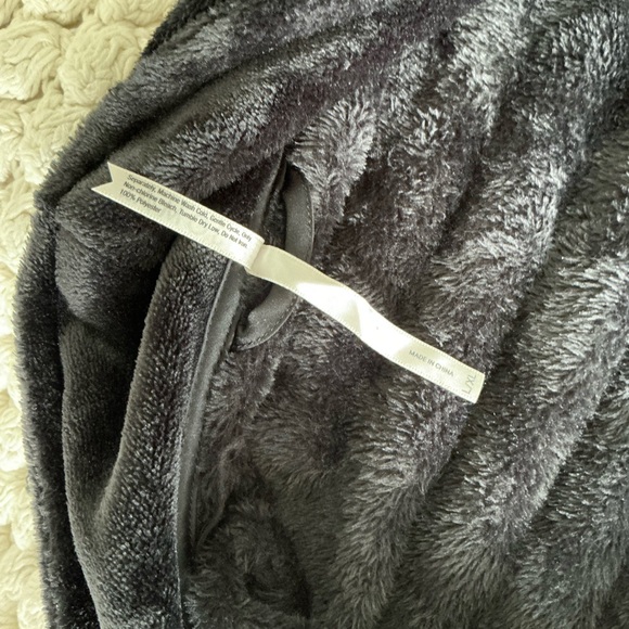 Soma Robe - Picture 4 of 4